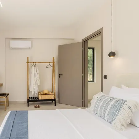 Avithos - Lassu Retreat * Zóla