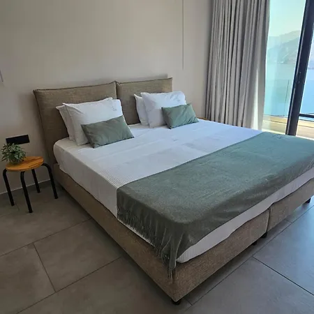 Avithos - Lassu Retreat *